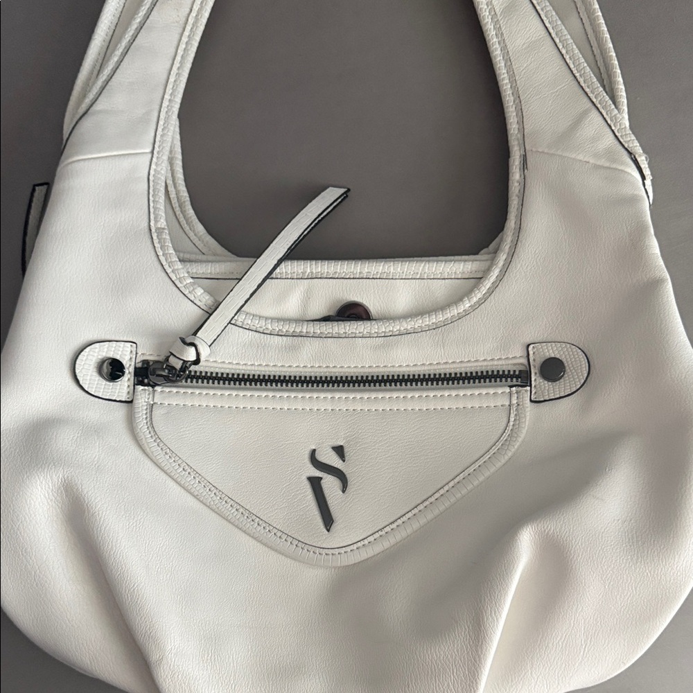 Simply Vera Vera Wang White Leather Shoulder Bag with Front Zip Detail